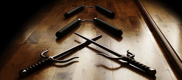 đoản côn hai khúc - Sputnik Việt Nam