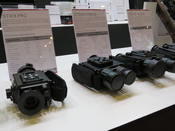 Các kỹ sư Nga điều chỉnh thiết bị bảo mật thông tin phù hợp với khí hậu nhiệt đới nóng ẩm - Sputnik Việt Nam