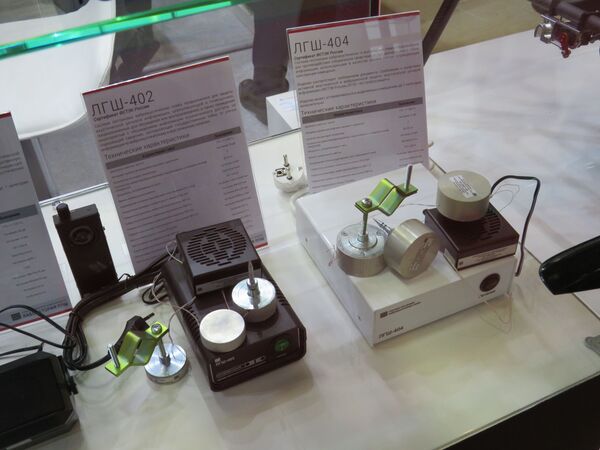 Các kỹ sư Nga điều chỉnh thiết bị bảo mật thông tin phù hợp với khí hậu nhiệt đới nóng ẩm - Sputnik Việt Nam