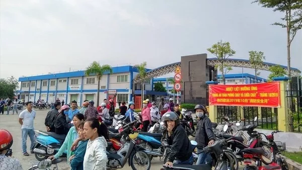 Các công nhân được thông báo tạm thời nghỉ ở nhà để chờ xác minh làm rõ nguyên nhân  - Sputnik Việt Nam