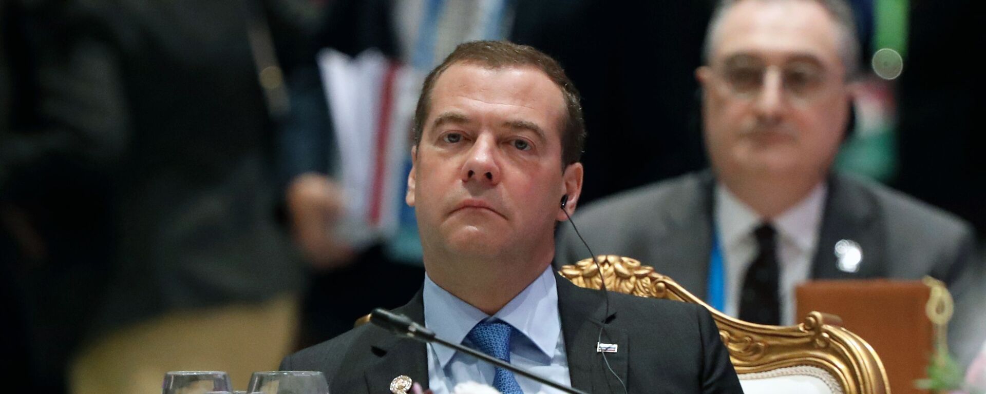 Chuyến thăm của Thủ tướng Nga Dmitry Medvedev tới Bangkok để tham dự Hội nghị thượng đỉnh Đông Á và Hội nghị thượng đỉnh đầu tư kinh doanh ASEAN. Ngày thứ hai - Sputnik Việt Nam, 1920, 19.03.2022