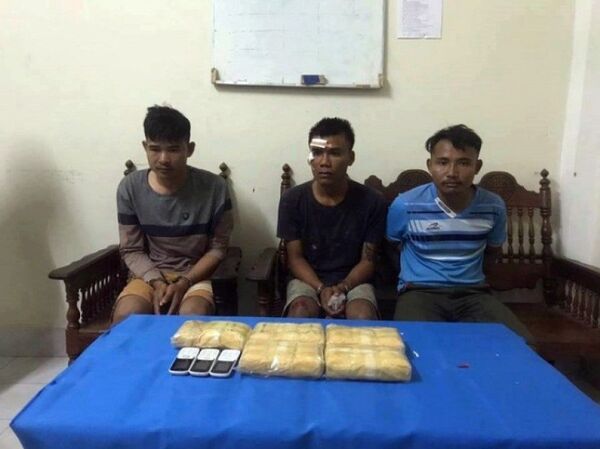 Bắt nhóm nước ngoài vận chuyển 30.000 viên ma túy - Sputnik Việt Nam