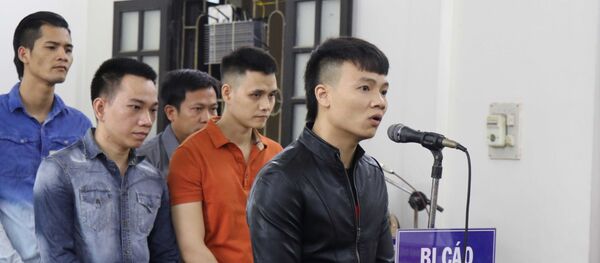 Đối tượng “Khá Bảnh” khai nhận tại phiên tòa. - Sputnik Việt Nam