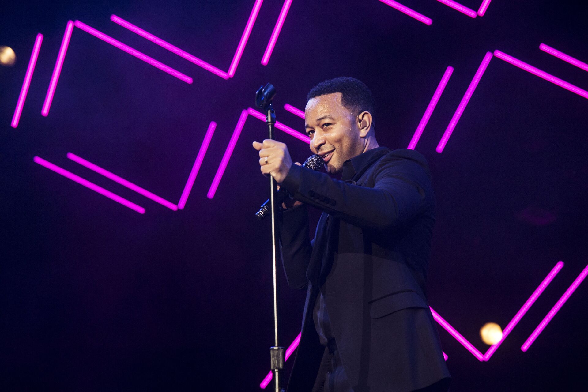 Ca sĩ, nhạc sĩ và diễn viên người Mỹ John Legend. - Sputnik Việt Nam, 1920, 19.01.2022