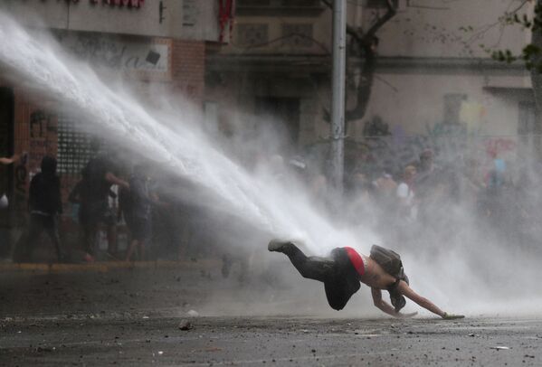 Người biểu tình ở Santiago, Chile - Sputnik Việt Nam