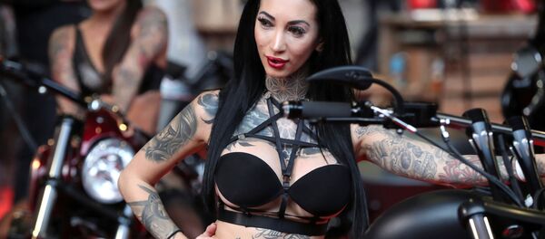 Người mẫu tại Hội nghị hình xăm quốc tế Brussels tại Brussels, Bỉ Người mẫu tại Hội nghị hình xăm quốc tế Brussels tại Brussels, Bỉ - Sputnik Việt Nam