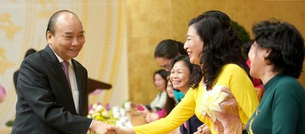 Thủ tướng gặp mặt lãnh đạo và đại biểu Quốc hội nữ. - Sputnik Việt Nam