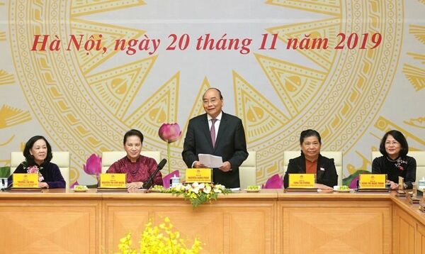 Thủ tướng Nguyễn Xuân Phúc gặp mặt các nữ Đại biểu Quốc hội - Sputnik Việt Nam