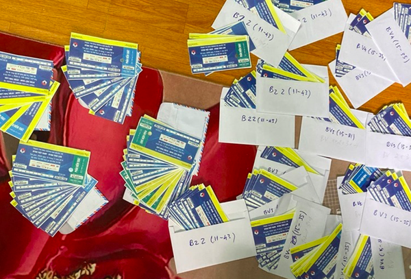 Công an khởi tố 3 bị can làm gần 1.000 vé xem bóng đá giả - Sputnik Việt Nam