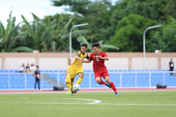 Bóng đá nam SEA Games 30: Việt Nam đè bẹp Brunei 6 bàn không gỡ - Sputnik Việt Nam