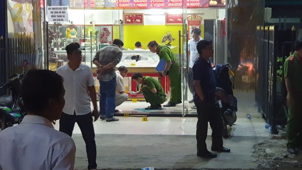 Công an khám nghiệm hiện trường. Công an khám nghiệm hiện trường. - Sputnik Việt Nam
