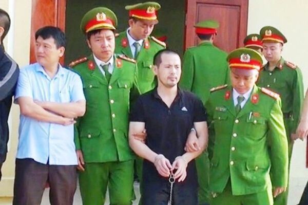 Giết cha vì không cho tiền mua ô tô Giết cha vì không cho tiền mua ô tô - Sputnik Việt Nam