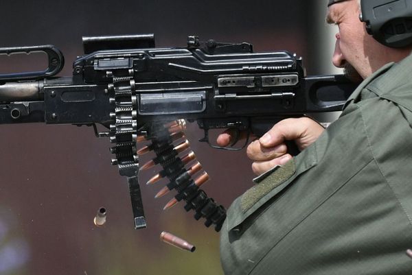Xe bọc thép Atlet và xe bọc thép đàn anh Tiger - Sputnik Việt Nam