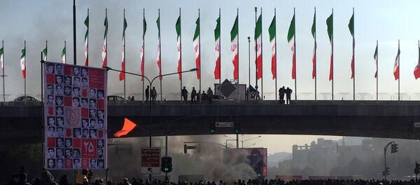 Сuộc biểu tình do giá xăng tăng mạnh ở Iran  - Sputnik Việt Nam