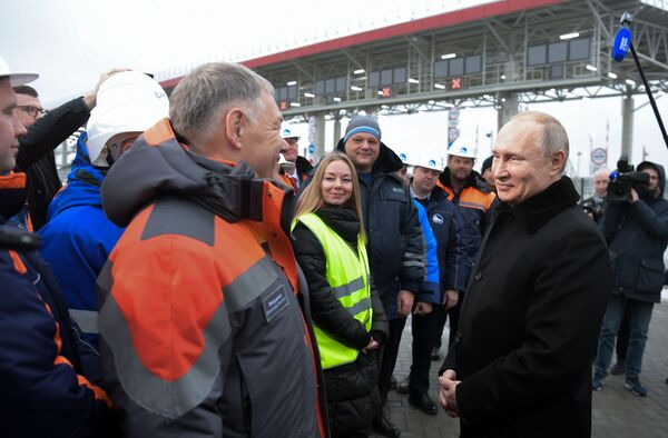 Tổng thống Putin khánh thành con đường cao tốc chính của Nga - Sputnik Việt Nam