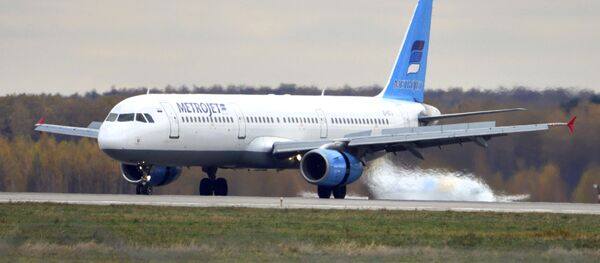 Chiếc máy bay Airbus A-321 của hãng Metrojet với số đăng ký EI-ETJ,đã bị rơi ở Ai Cập Chiếc máy bay Airbus A-321 của hãng Metrojet với số đăng ký EI-ETJ,đã bị rơi ở Ai Cập - Sputnik Việt Nam