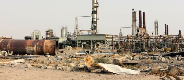 Nhà máy lọc dầu bị phá hủy ở Iraq Nhà máy lọc dầu bị phá hủy ở Iraq - Sputnik Việt Nam