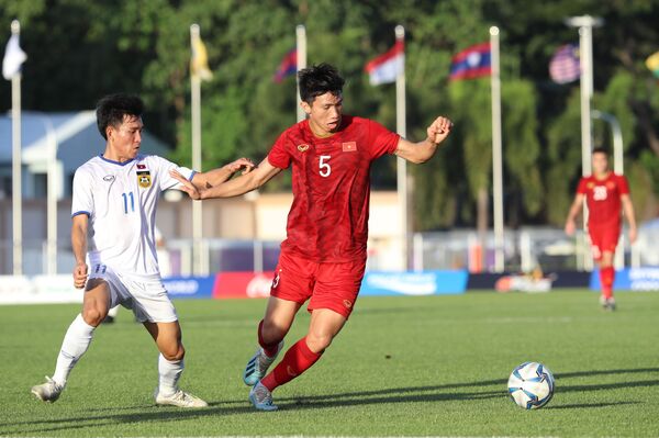 Lào quá yếu, Việt Nam thắng đậm với sự tỏa sáng của Tiến Linh Lào quá yếu, Việt Nam thắng đậm với sự tỏa sáng của Tiến Linh - Sputnik Việt Nam