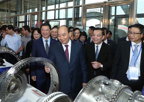 Thủ tướng khai mạc triển lãm “60 năm thành tựu ngành Khoa học và Công nghệ” Thủ tướng khai mạc triển lãm “60 năm thành tựu ngành Khoa học và Công nghệ” - Sputnik Việt Nam