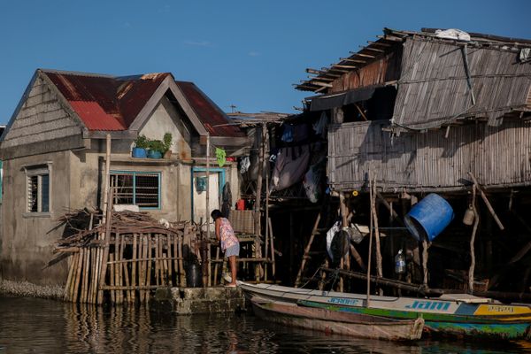 Người phụ nữ bên cái giếng ở làng Sitio Pariahan, Philippines - Sputnik Việt Nam