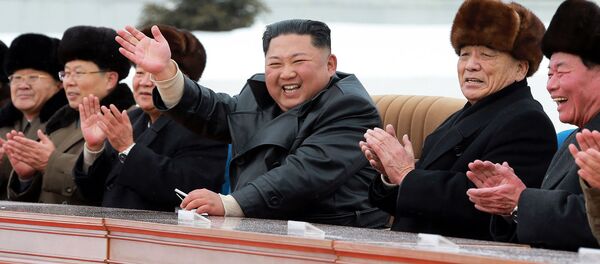 Chủ tịch CHDCND Triều Tiên Kim Jong-un tại sự kiện chào mừng hoàn thành xây dựng thành phố tại Samjiyon, CHDCND Triều Tiên - Sputnik Việt Nam