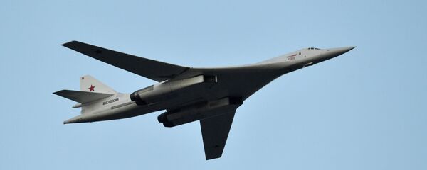 Máy bay ném bom Tu-160 Máy bay ném bom Tu-160 - Sputnik Việt Nam