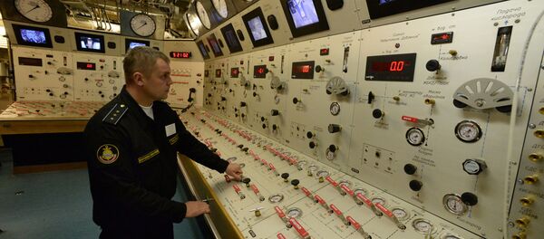 Bảng điều khiển buồng áp suất trên tàu cứu hộ Igor Belousov trong cuộc tập trận của bộ phận hoạt động tìm kiếm và cứu hộ của Hạm đội Thái Bình Dương - Sputnik Việt Nam