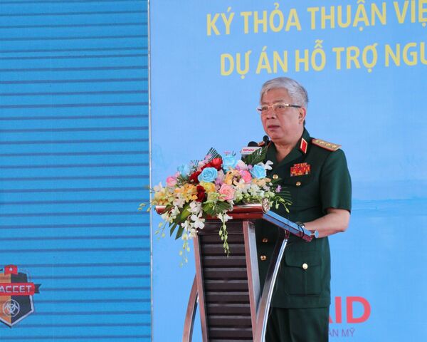 Cựu thù thành đối tác: Việt Nam và Mỹ cùng xử lý ô nhiễm dioxin ở sân bay Biên Hòa - Sputnik Việt Nam