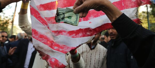 Đốt đô la trong một cuộc biểu tình ở Tehran - Sputnik Việt Nam
