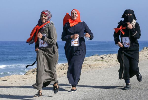 Phụ nữ Palestine chạy marathon ở Gaza - Sputnik Việt Nam