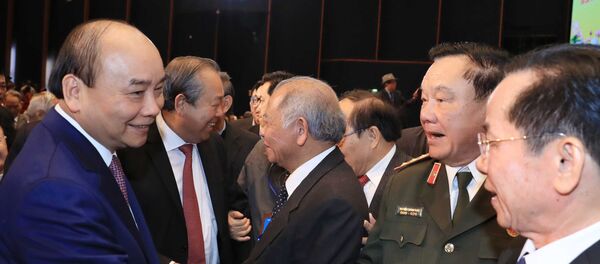 Thủ tướng Nguyễn Xuân Phúc và các đại biểu Thủ tướng Nguyễn Xuân Phúc và các đại biểu - Sputnik Việt Nam