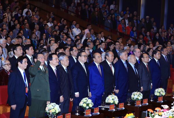 Thủ tướng dự Lễ kỷ niệm 65 năm Trường học sinh miền Nam trên đất Bắc Thủ tướng dự Lễ kỷ niệm 65 năm Trường học sinh miền Nam trên đất Bắc - Sputnik Việt Nam