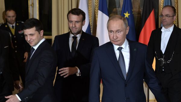 Vladimir Putin và Vladimir Zelensky Vladimir Putin và Vladimir Zelensky - Sputnik Việt Nam