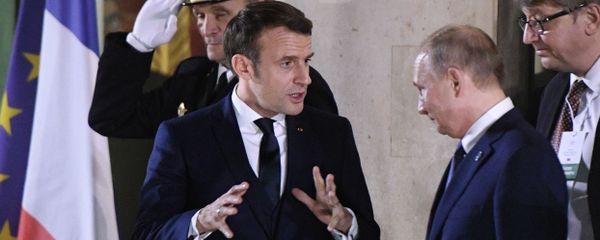 Tổng thống Nga Vladimir Putin và Tổng thống Pháp Emmanuel Macron sau cuộc gặp gỡ theo  “định dạng Normandy” (09.12.2019).  - Sputnik Việt Nam