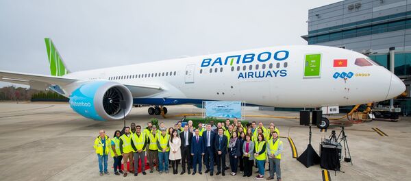 Bamboo Airways chính thức nhận máy bay Boeing 787-9 Dreamliner đầu tiên từ Tập đoàn máy bay Boeing tại Trung tâm bàn giao của Hãng ở South Carolina, Mỹ - Sputnik Việt Nam