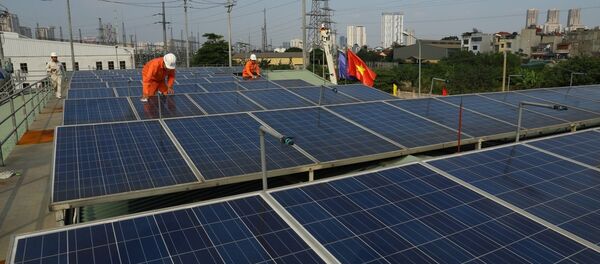 Hệ thống điện mặt trời lắp đặt trên mái nhà xưởng Công ty Lưới điện cao thế Hà Nội Hệ thống điện mặt trời lắp đặt trên mái nhà xưởng Công ty Lưới điện cao thế Hà Nội - Sputnik Việt Nam