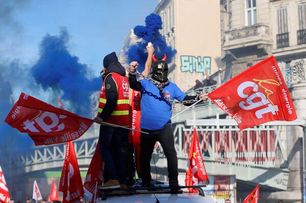 Người Pháp nghĩ gì về chuyện ông Macrоn từ chối nhận lương hưu? - Sputnik Việt Nam