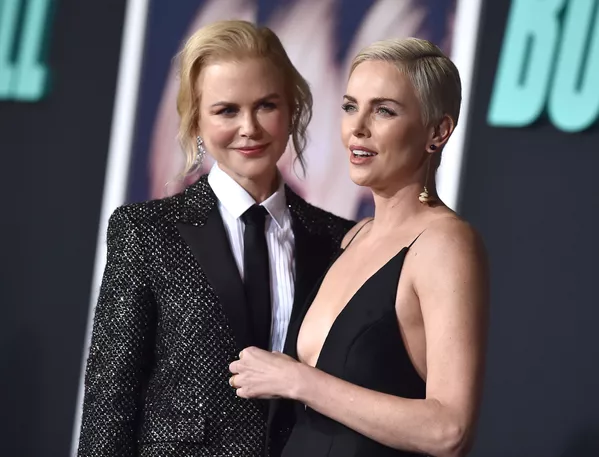 Hai nữ diễn viên Nicole Kidman và Charlize Theron tại buổi công chiếu bộ phim Bombshell tại nhà hát Regency Village Hai nữ diễn viên Nicole Kidman và Charlize Theron tại buổi công chiếu bộ phim Bombshell tại nhà hát Regency Village - Sputnik Việt Nam