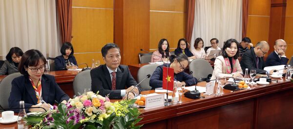 Đoàn Việt Nam do Bộ trưởng Trần Tuấn Anh chủ trì tại kỳ họp. - Sputnik Việt Nam