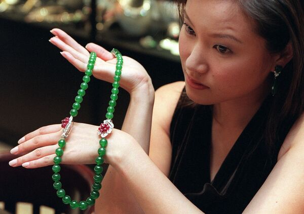 Tặng gì cho bạn gái trong năm mới: những đề xuất tốt nhất cho năm Canh Tý - Sputnik Việt Nam