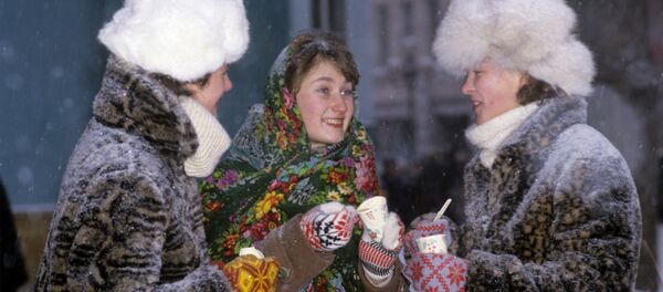 Các cô gái ăn kem - Sputnik Việt Nam