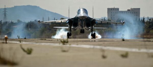 Máy bay tiêm kích-ném bom đa năng Su-34 tại căn cứ không quân “Hmeymim” ở Syria Máy bay tiêm kích-ném bom đa năng Su-34 tại căn cứ không quân “Hmeymim” ở Syria - Sputnik Việt Nam