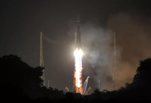 Phóng tên lửa Soyuz-ST từ sân bay vũ trụ Kuru Phóng tên lửa Soyuz-ST từ sân bay vũ trụ Kuru - Sputnik Việt Nam