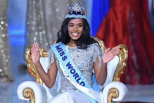 Đại diện Jamaica Toni-Ann Singh, người đoạt vương miện trong cuộc thi Hoa hậu Thế giới 2019 Đại diện Jamaica Toni-Ann Singh, người đoạt vương miện trong cuộc thi Hoa hậu Thế giới 2019 - Sputnik Việt Nam