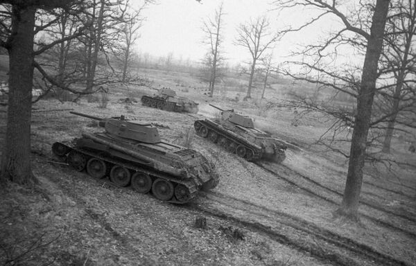 Xe tăng T-34 huyền thoại: Chặng đường 80 năm hoàn thiện và lập công Xe tăng T-34 huyền thoại: Chặng đường 80 năm hoàn thiện và lập công - Sputnik Việt Nam