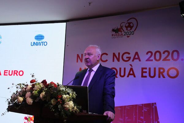 Món quà EURO: Nước Nga đón chào khách du lịch Việt Nam - Sputnik Việt Nam