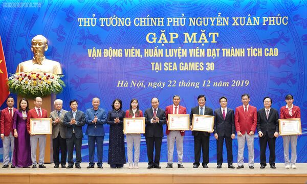 Thủ tướng gặp mặt VĐV, HLV đạt thành tích cao tại SEA Games 30 - Sputnik Việt Nam