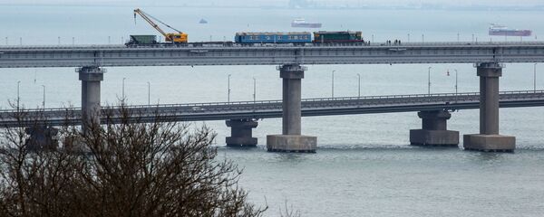 Việc xây dựng phần đường sắt của cầu Crưm Việc xây dựng phần đường sắt của cầu Crưm - Sputnik Việt Nam