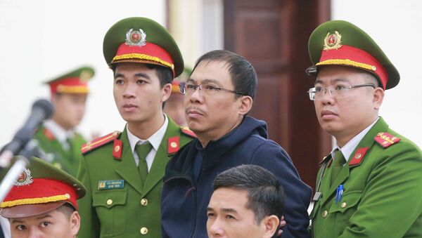 Bị cáo Phạm Nhật Vũ (sinh năm 1973, nguyên Chủ tịch Hội đồng quản trị AVG) . Bị cáo Phạm Nhật Vũ (sinh năm 1973, nguyên Chủ tịch Hội đồng quản trị AVG) . - Sputnik Việt Nam