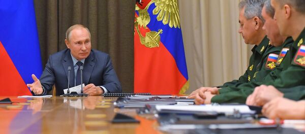 Tổng thống Nga Vladimir Putin tại cuộc họp mở rộng của Ủy ban Bộ Quốc phòng. Tổng thống Nga Vladimir Putin tại cuộc họp mở rộng của Ủy ban Bộ Quốc phòng. - Sputnik Việt Nam